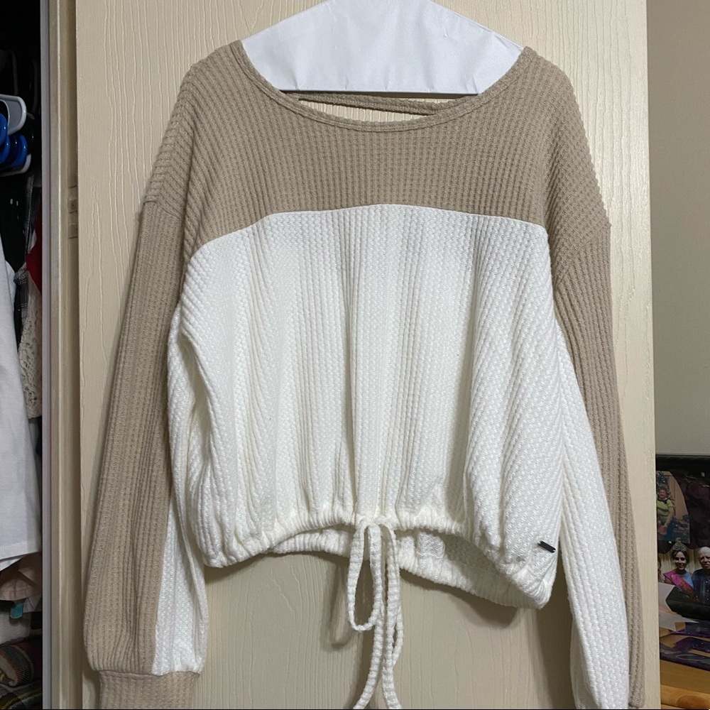 Hollister long sleeve sweatshirt